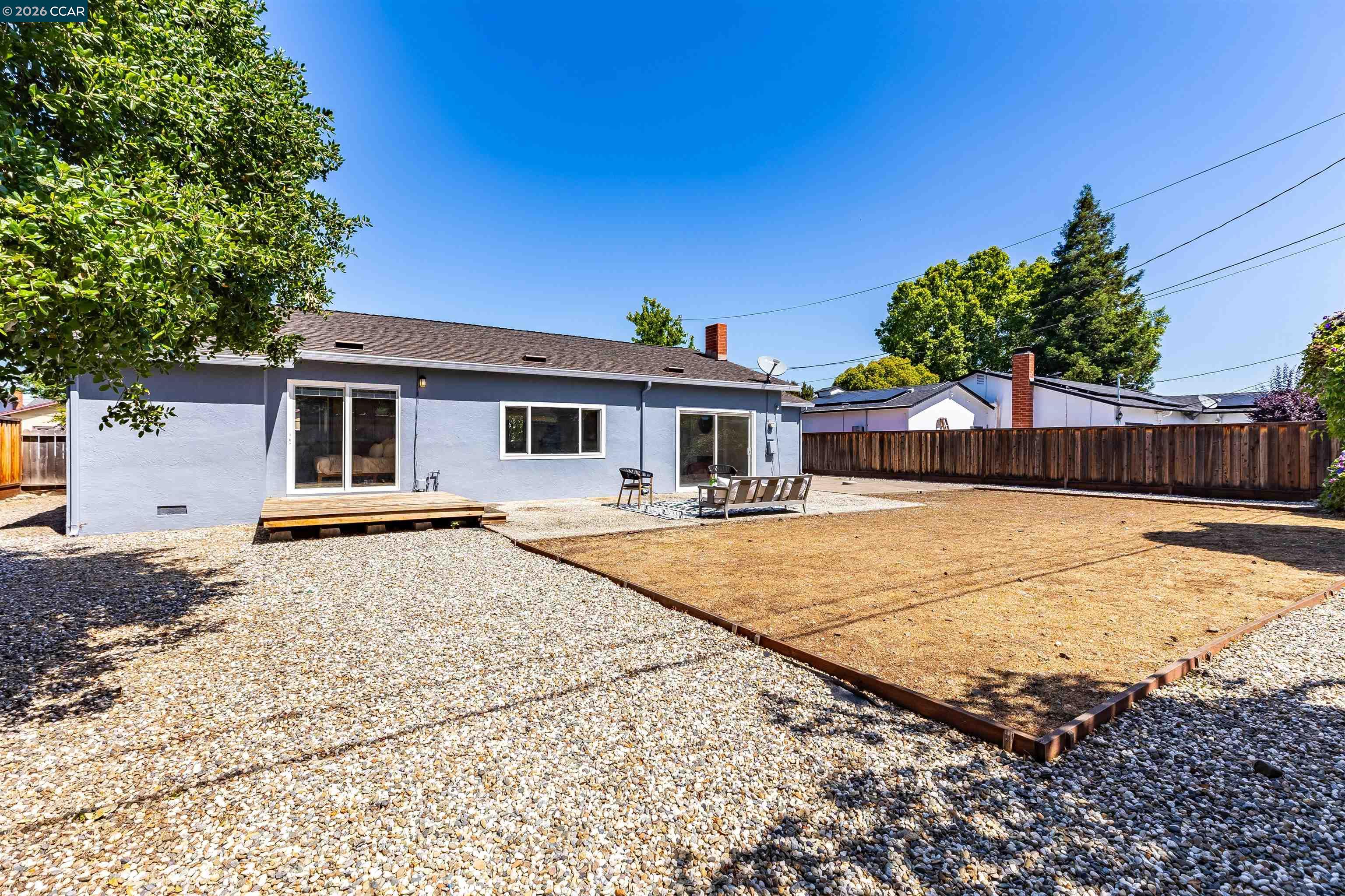 1750 Woodcrest Dr