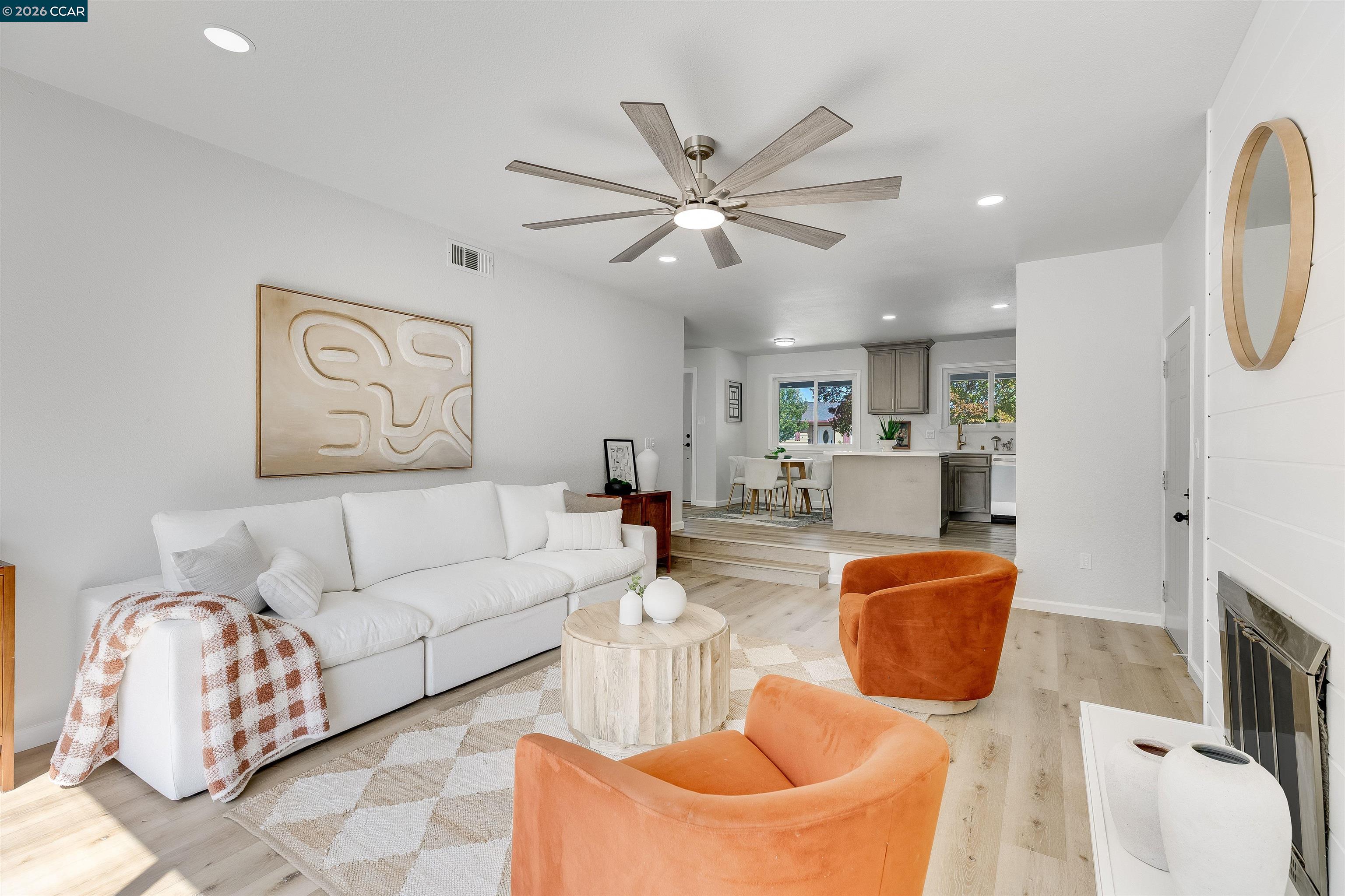 1750 Woodcrest Dr