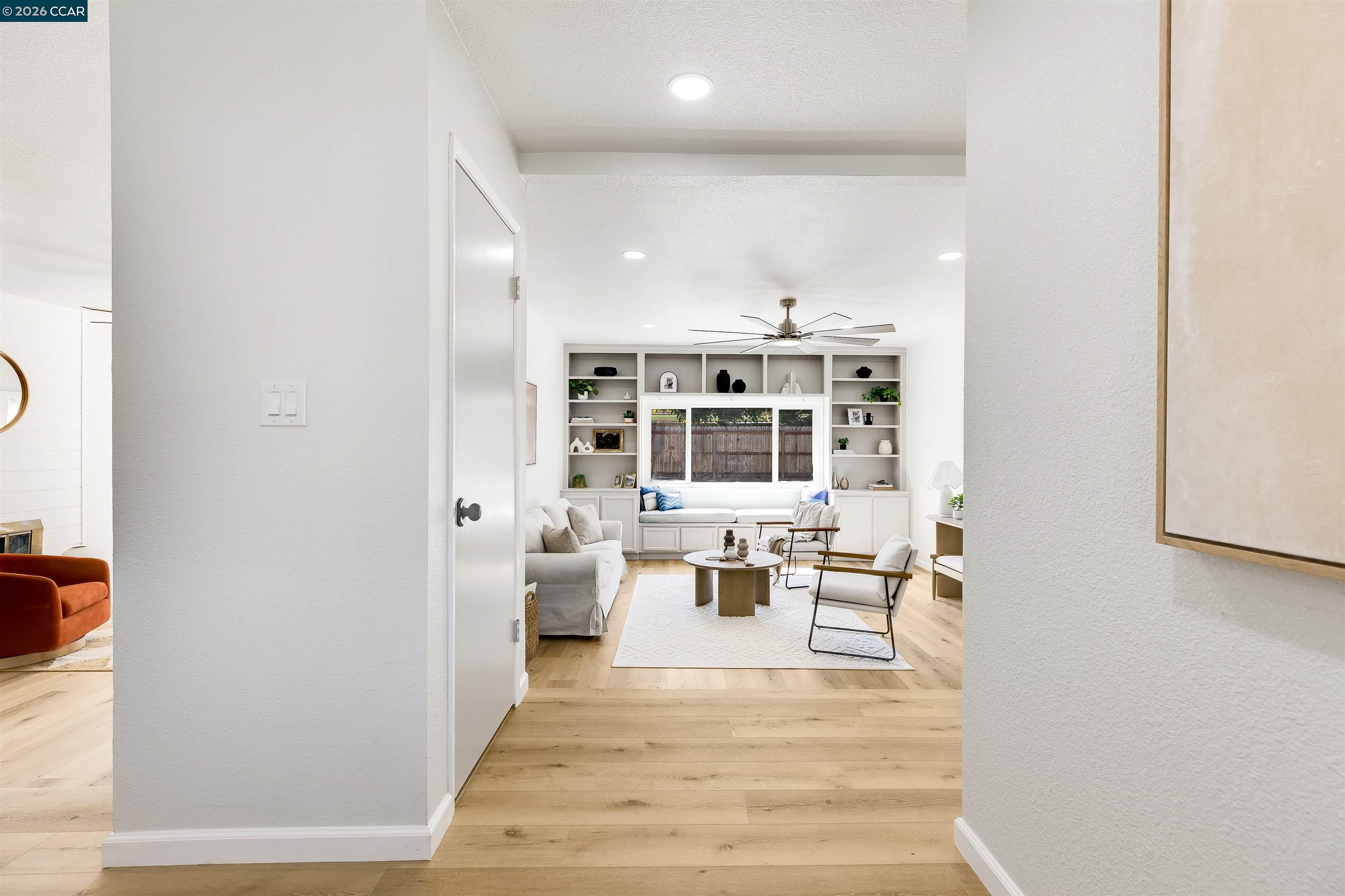 1750 Woodcrest Dr