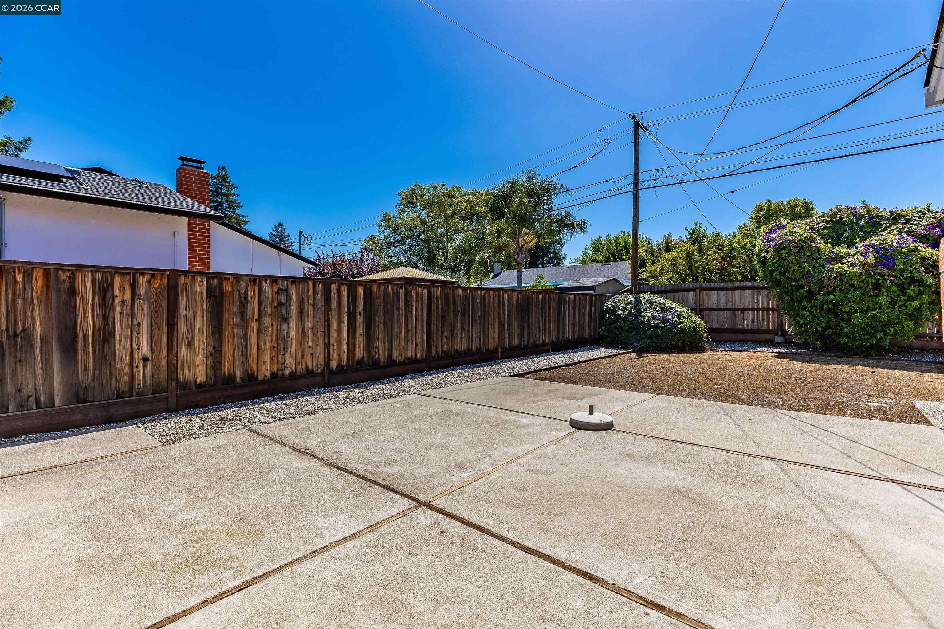 1750 Woodcrest Dr