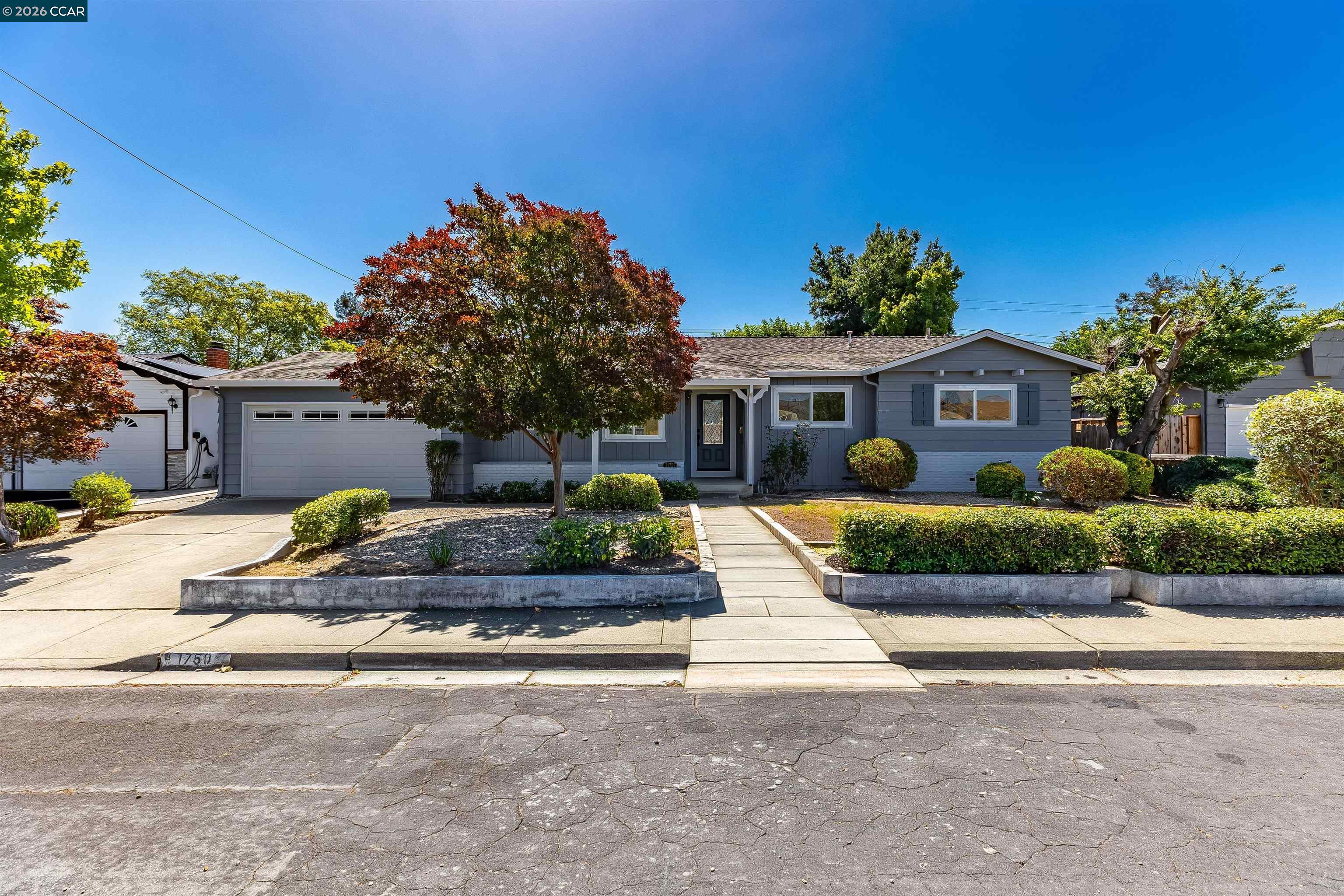 1750 Woodcrest Dr