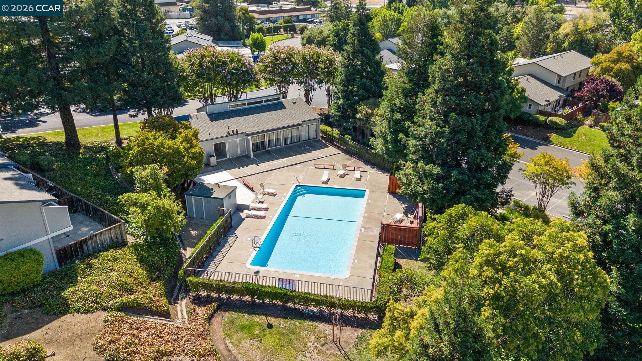 163 Holiday Hills Dr