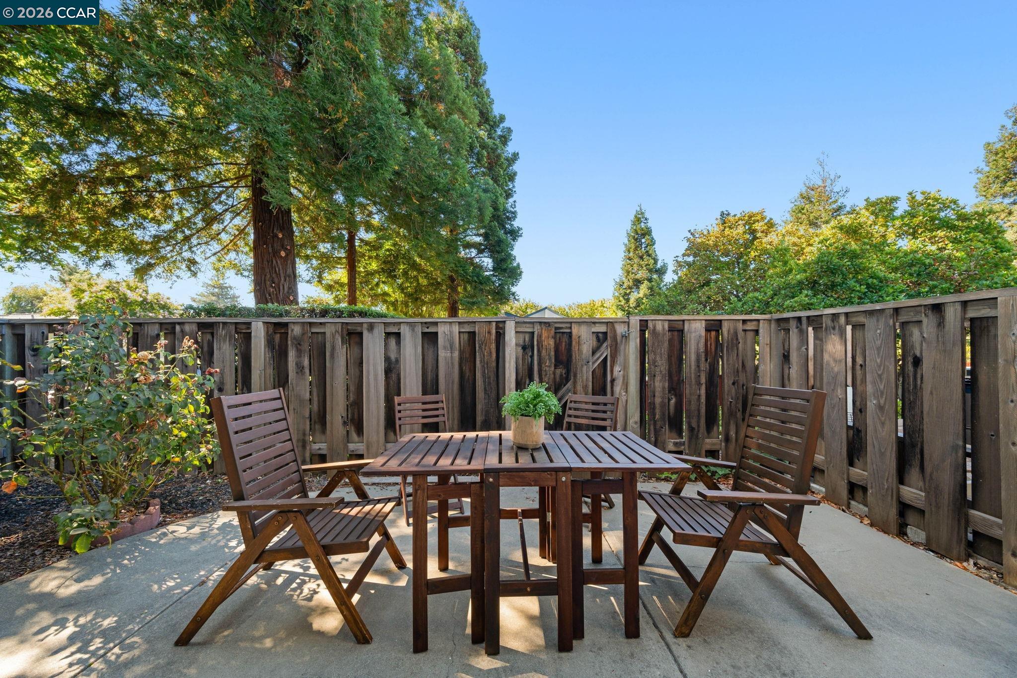 163 Holiday Hills Dr