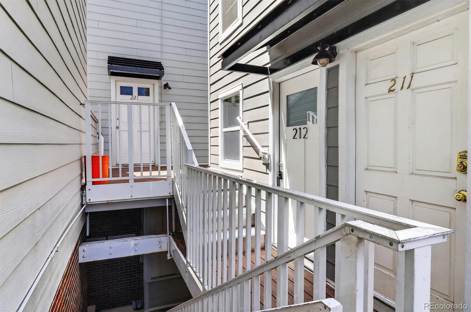1111 Maxwell Avenue Unit: 212
