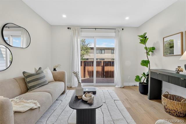 1111 Maxwell Avenue Unit: 212