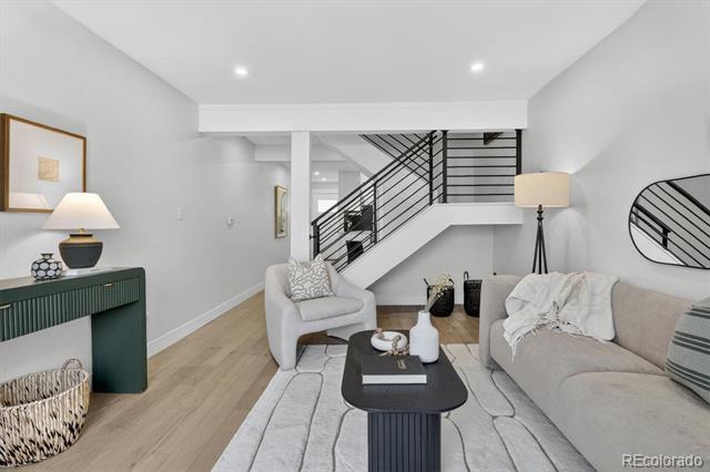 1111 Maxwell Avenue Unit: 212