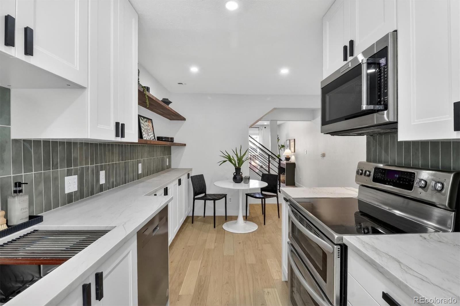 1111 Maxwell Avenue Unit: 212
