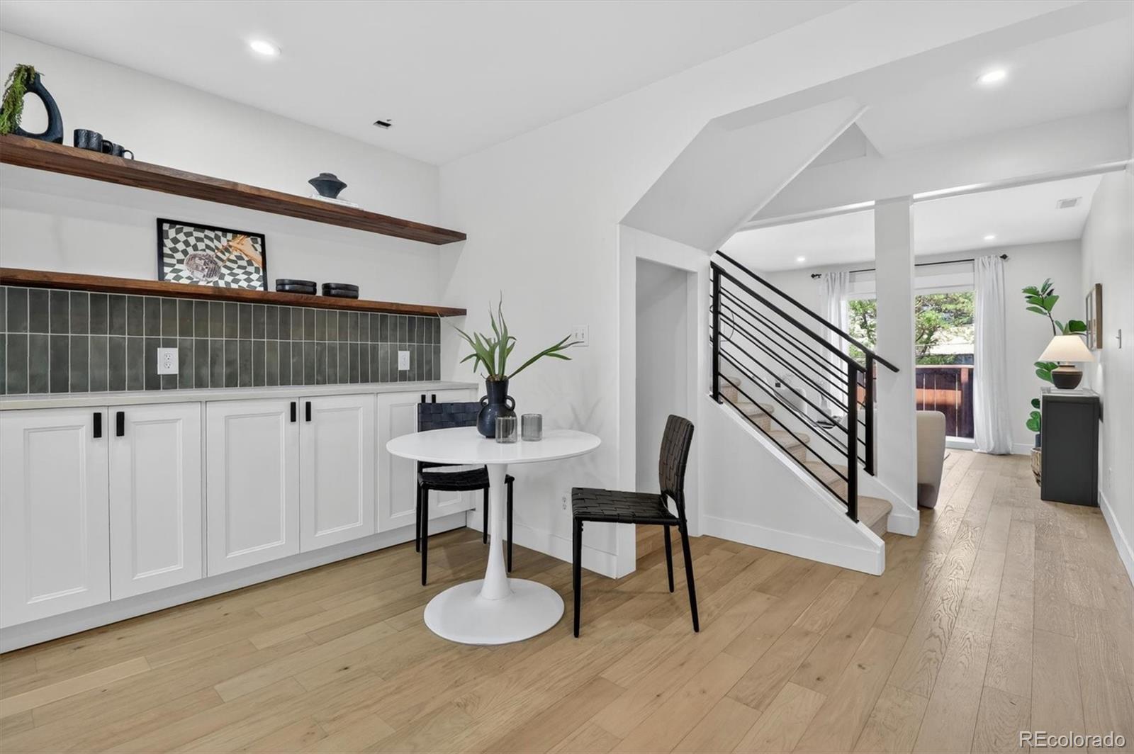 1111 Maxwell Avenue Unit: 212