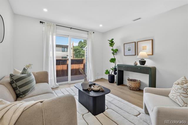 1111 Maxwell Avenue Unit: 212
