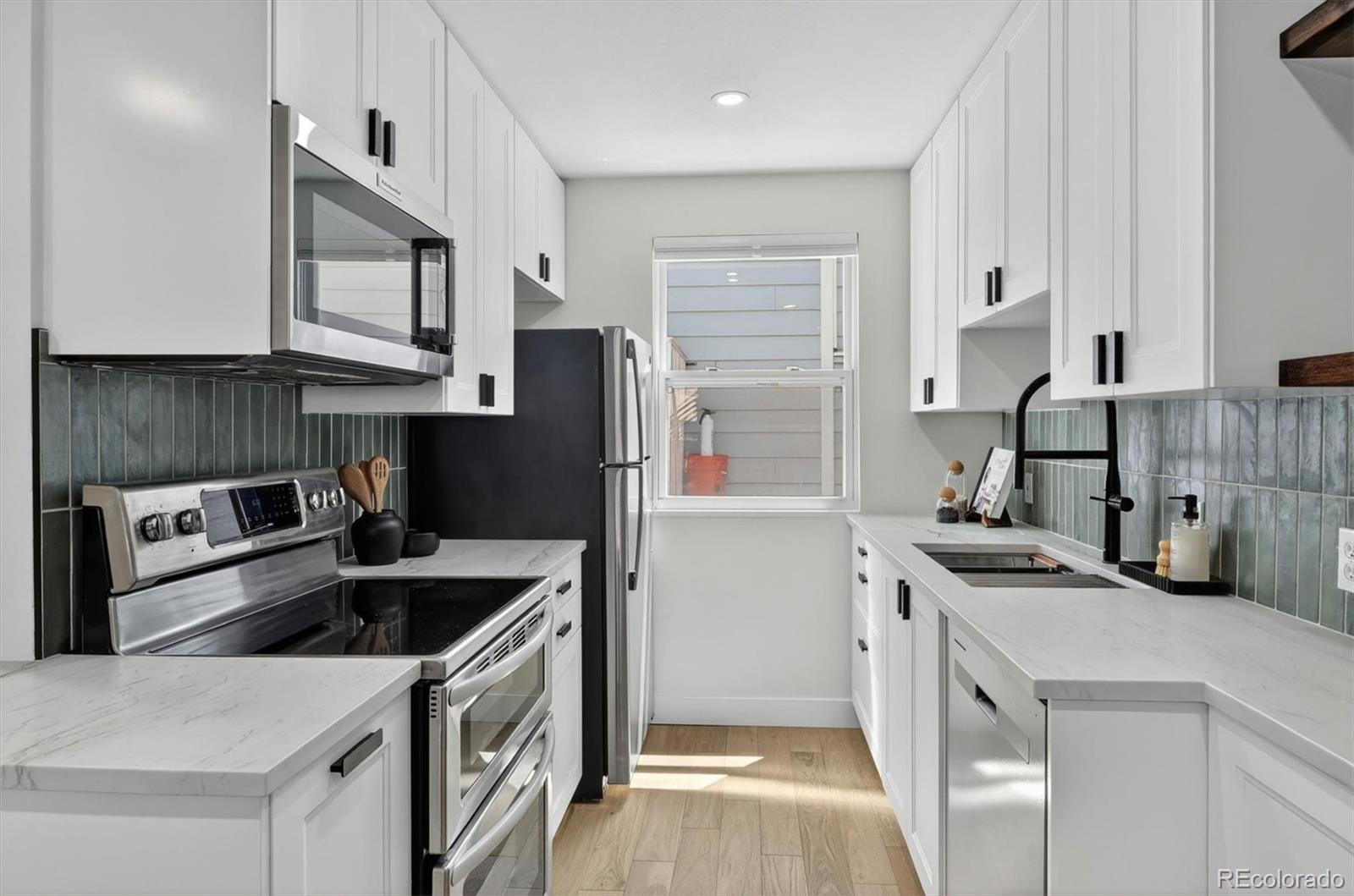 1111 Maxwell Avenue Unit: 212