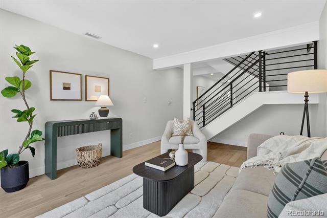 1111 Maxwell Avenue Unit: 212