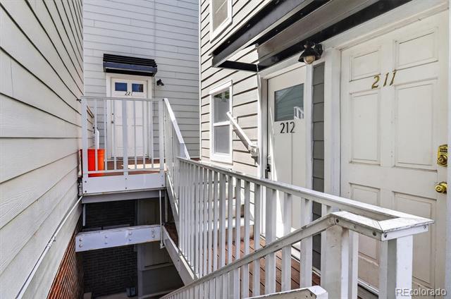 1111 Maxwell Avenue Unit: 212