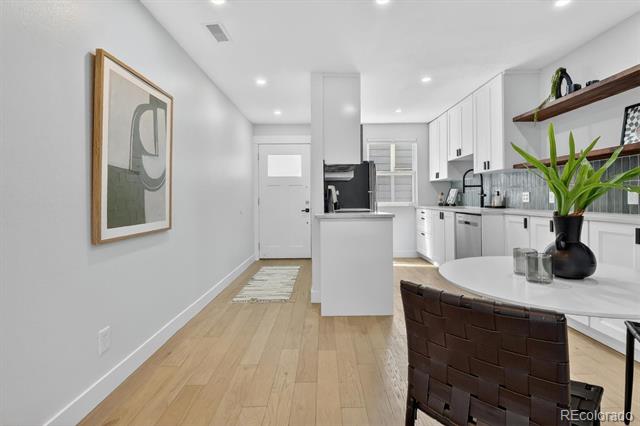 1111 Maxwell Avenue Unit: 212