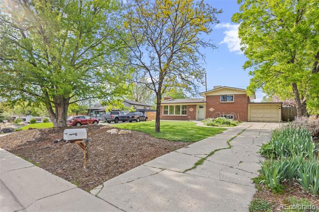 8525 W 64th Place