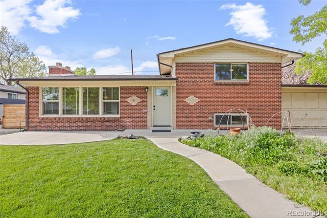 8525 W 64th Place