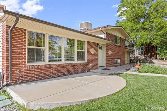 8525 W 64th Place