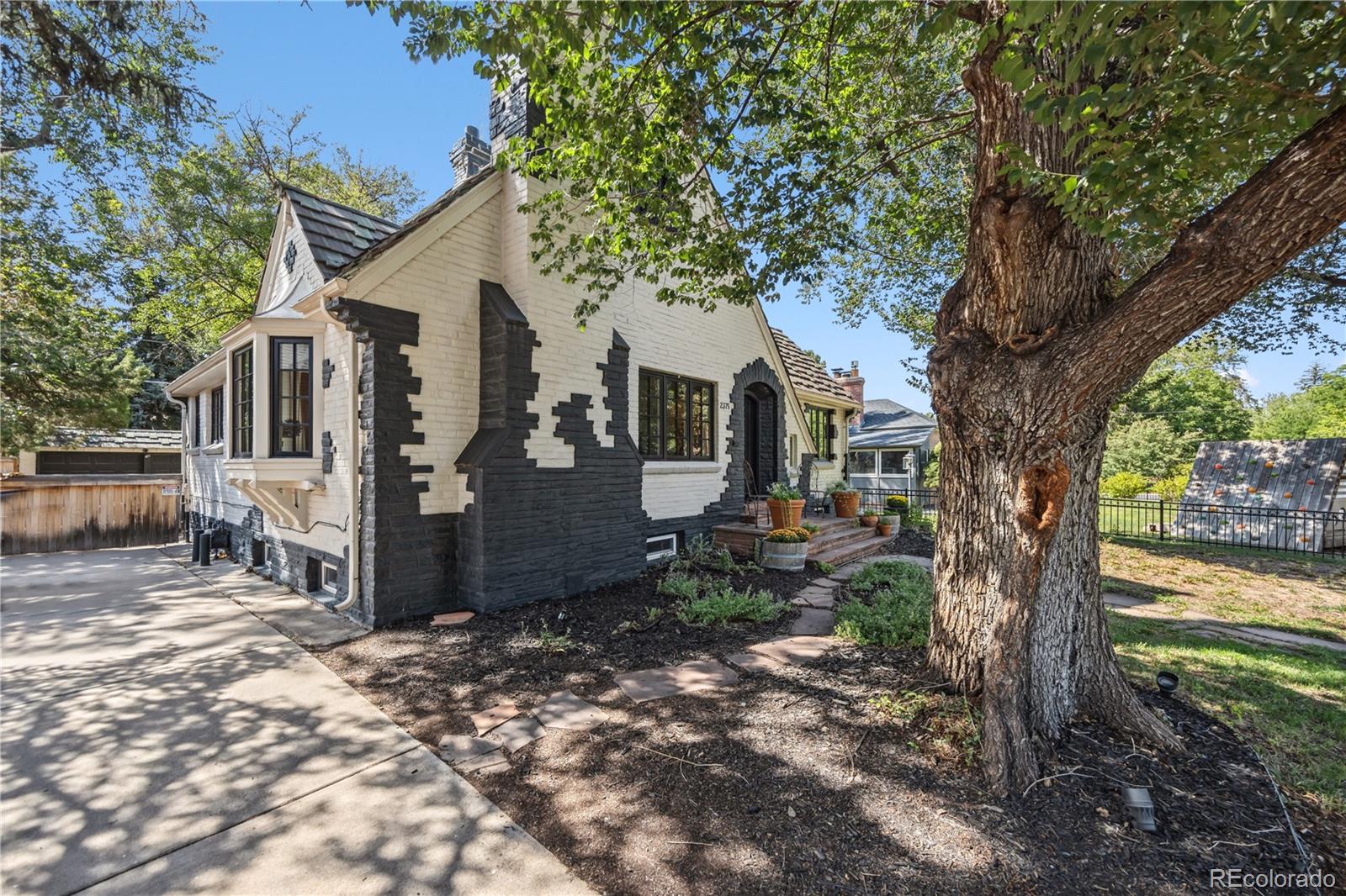 2375 Locust Street