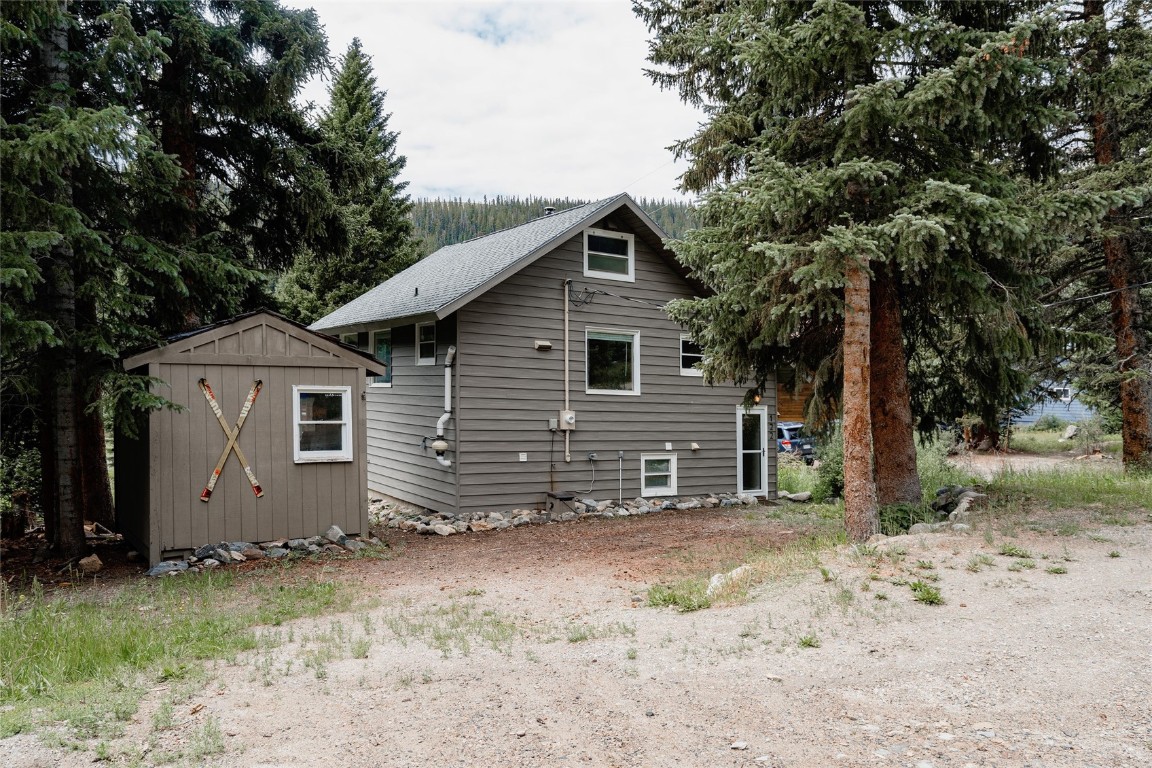 122 Blue Lakes ROAD