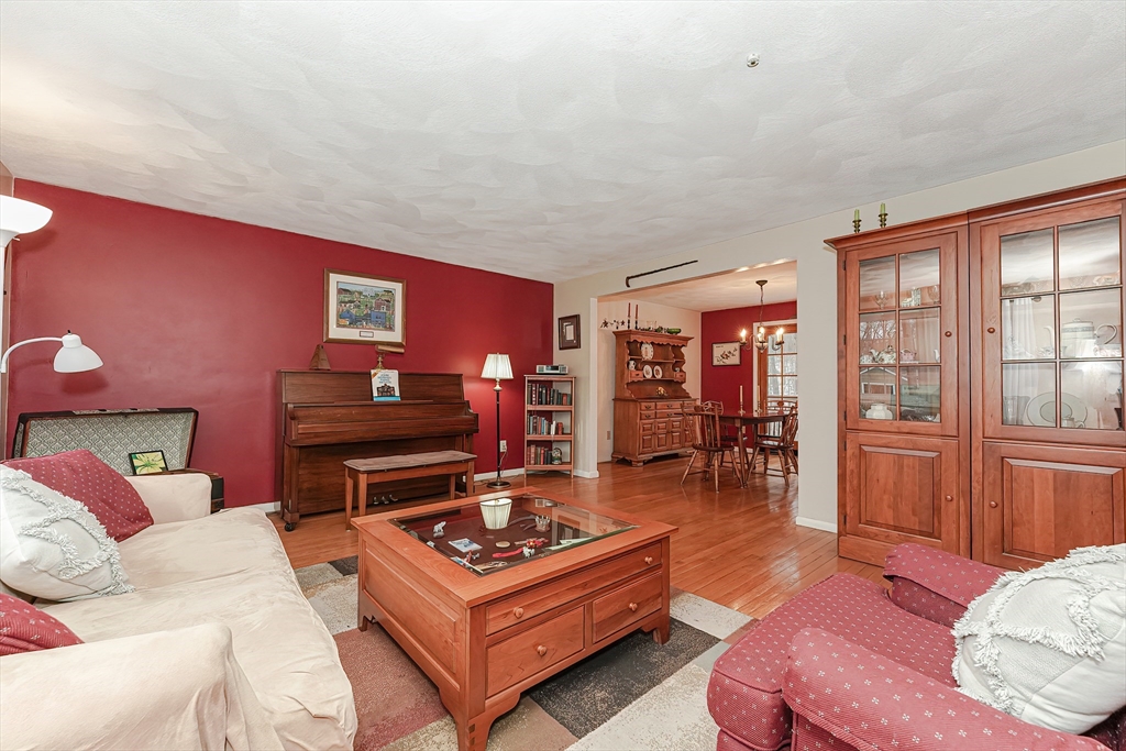12 Gallagher Dr
