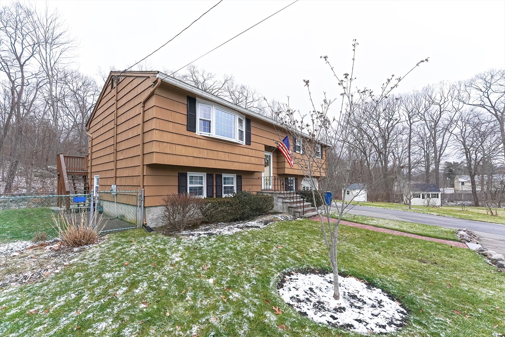 12 Gallagher Dr