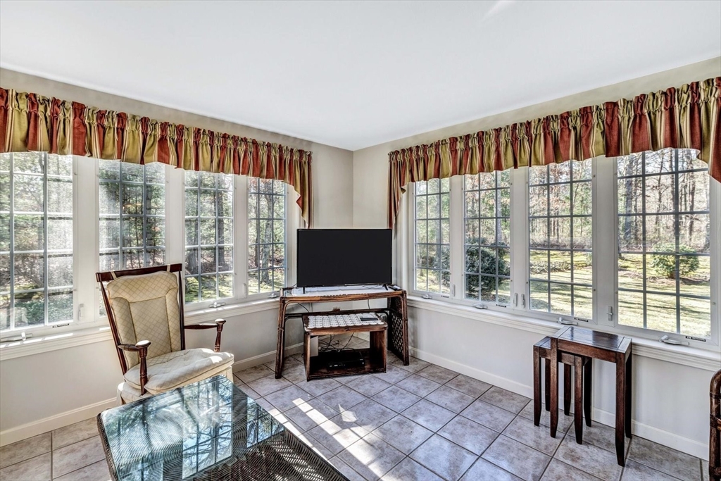 77 Saint Antons Way