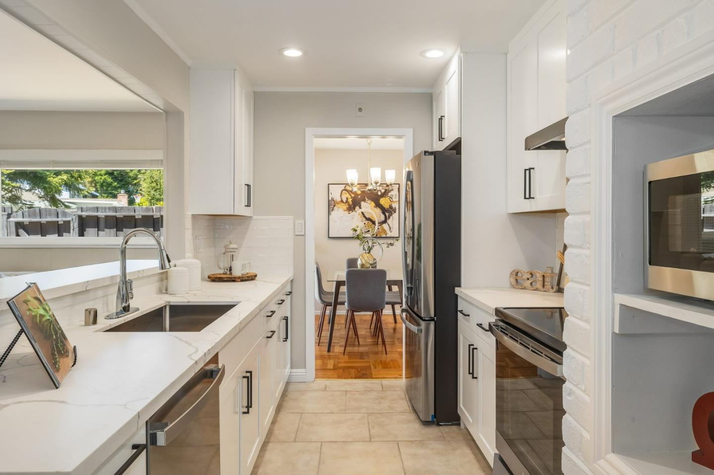 1109 Ridgewood DR