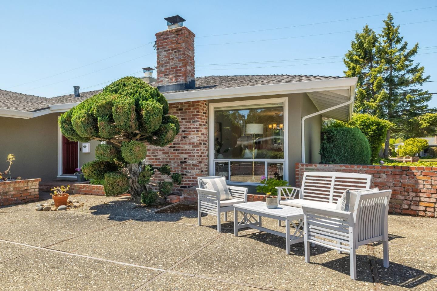 1109 Ridgewood DR