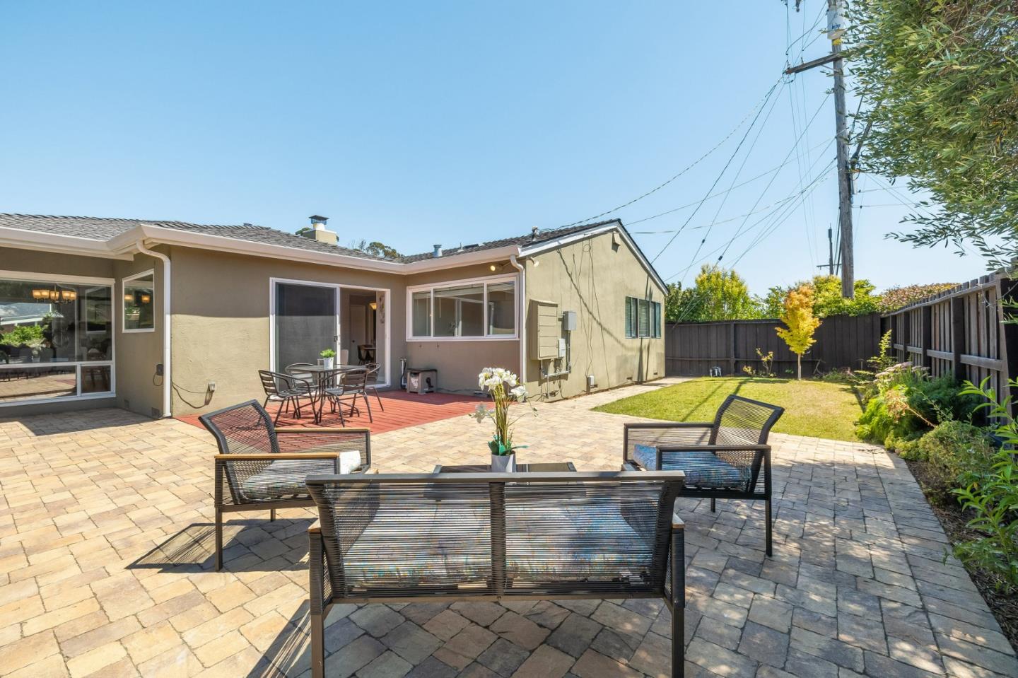 1109 Ridgewood DR