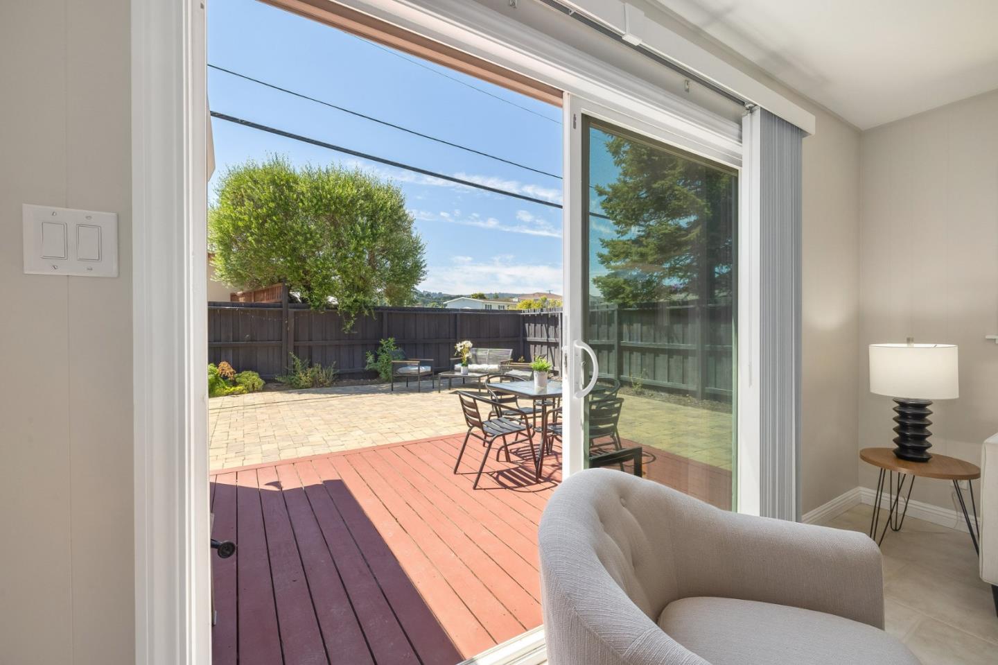 1109 Ridgewood DR