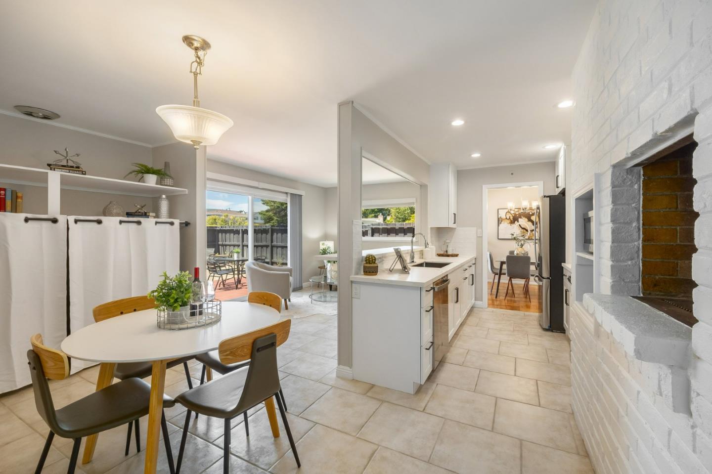 1109 Ridgewood DR