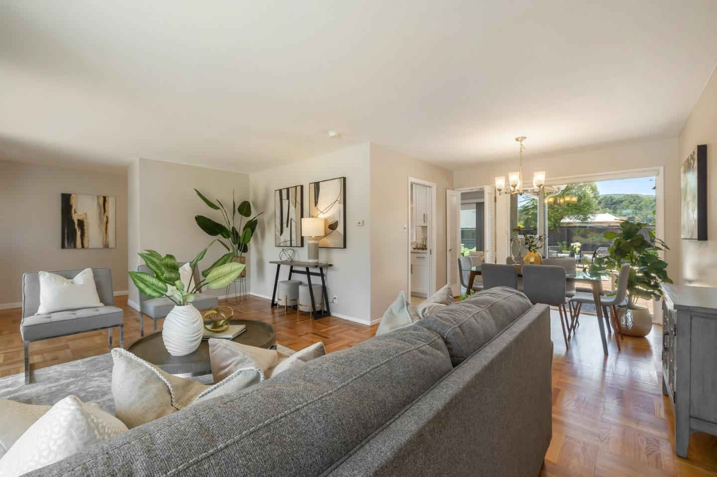 1109 Ridgewood DR