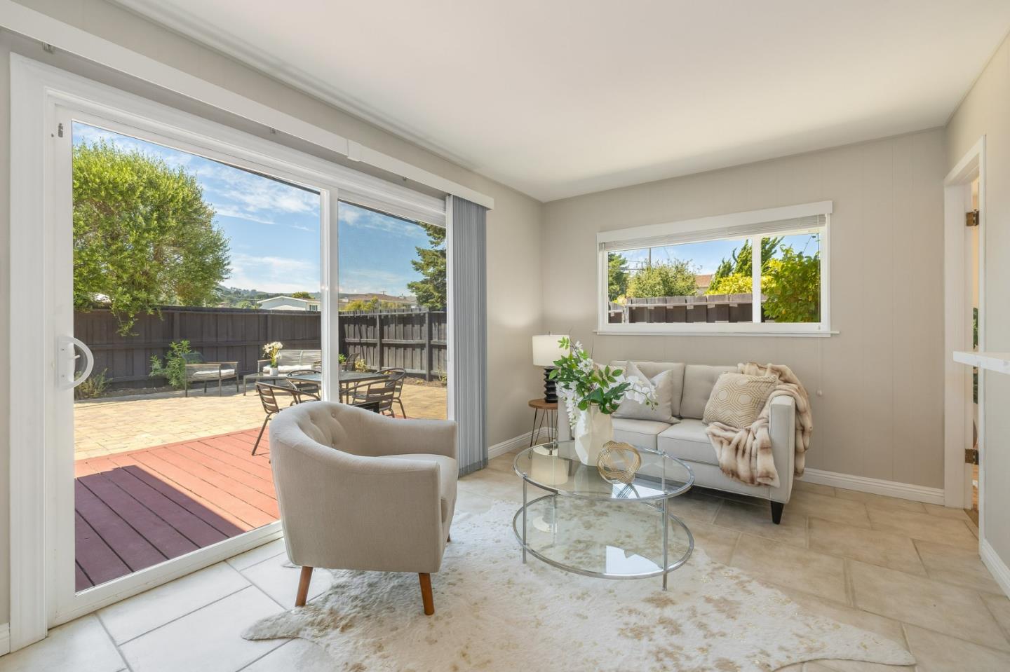 1109 Ridgewood DR