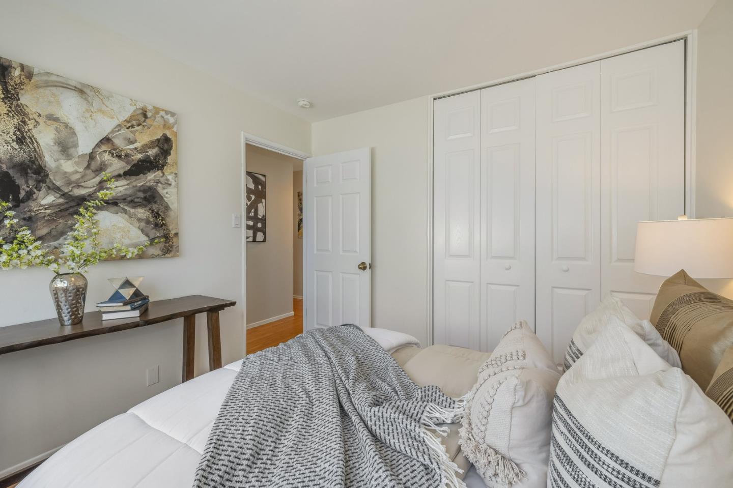 1109 Ridgewood DR