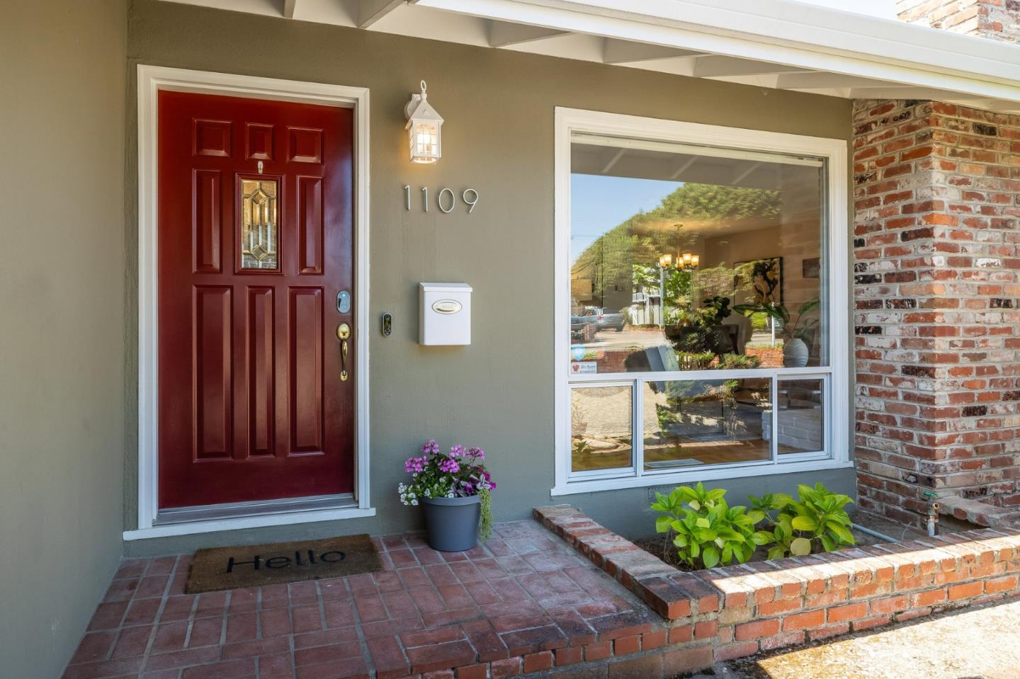 1109 Ridgewood DR