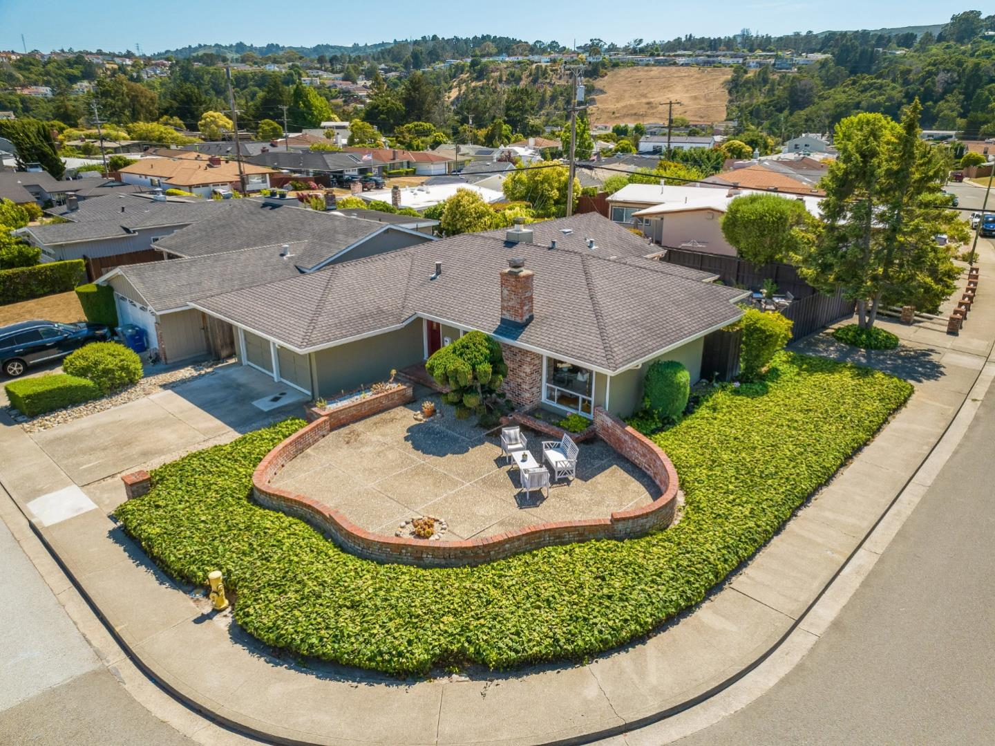 1109 Ridgewood DR