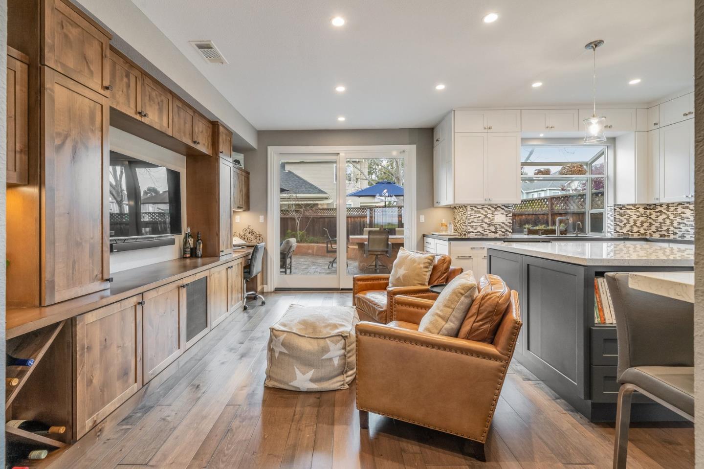 810 Cape Cod DR