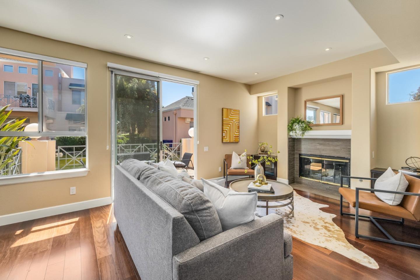 840 Lakeshore DR