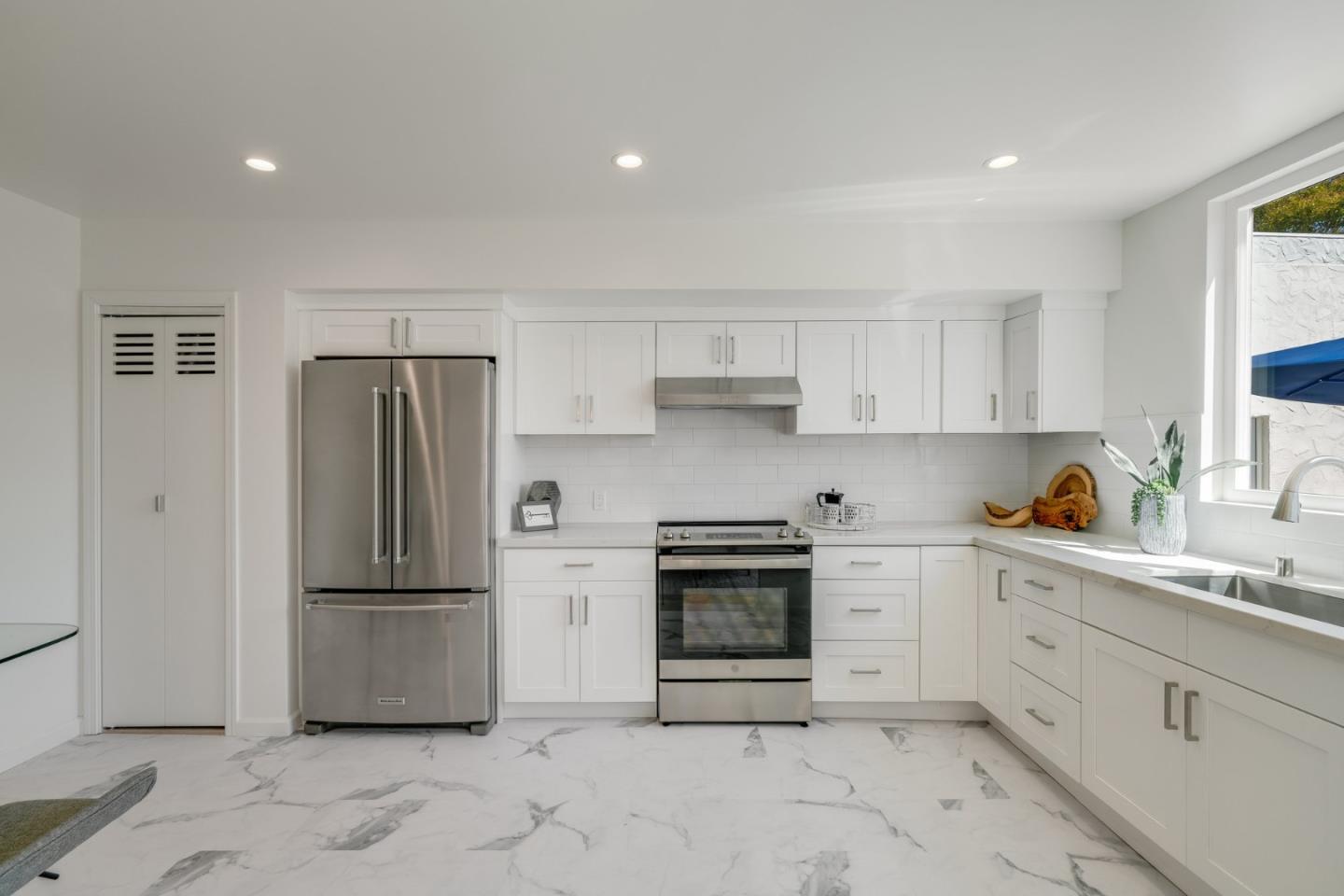 1024 5th AVE