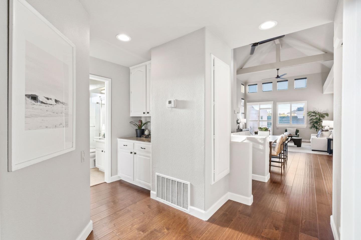 825 Lakeshore DR