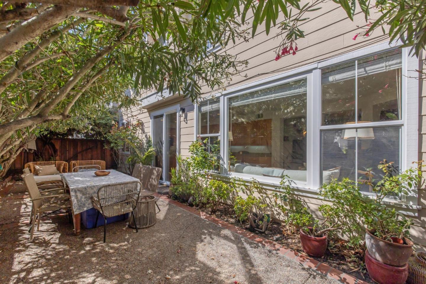 2009 Gossamer Avenue