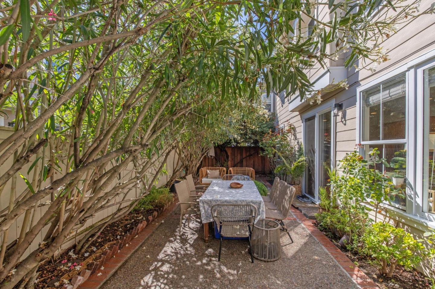 2009 Gossamer Avenue