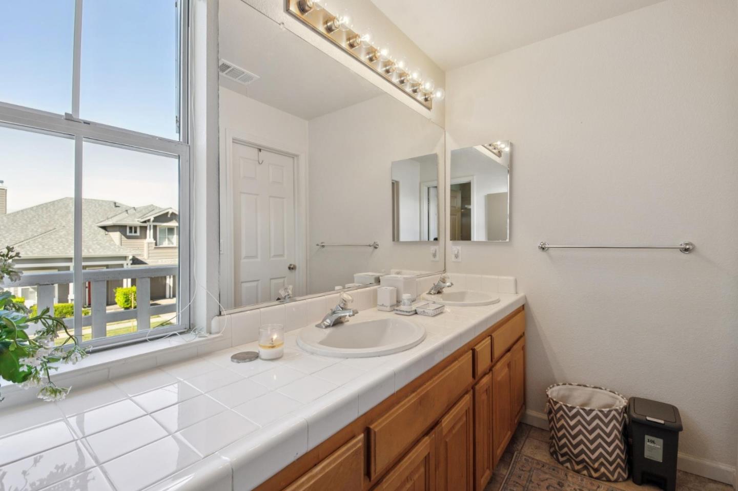 2009 Gossamer Avenue