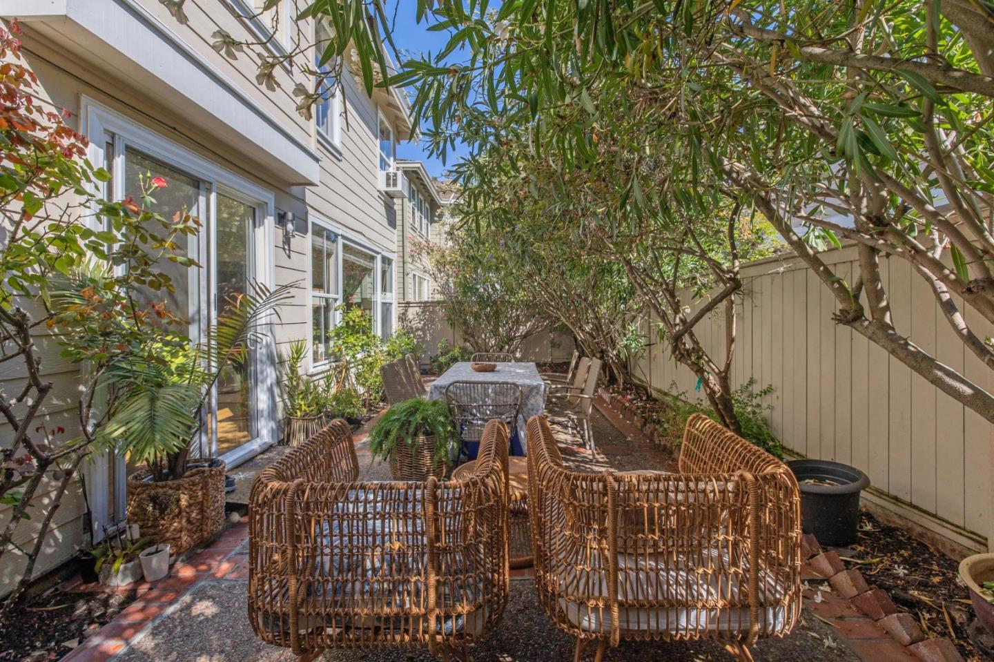 2009 Gossamer Avenue