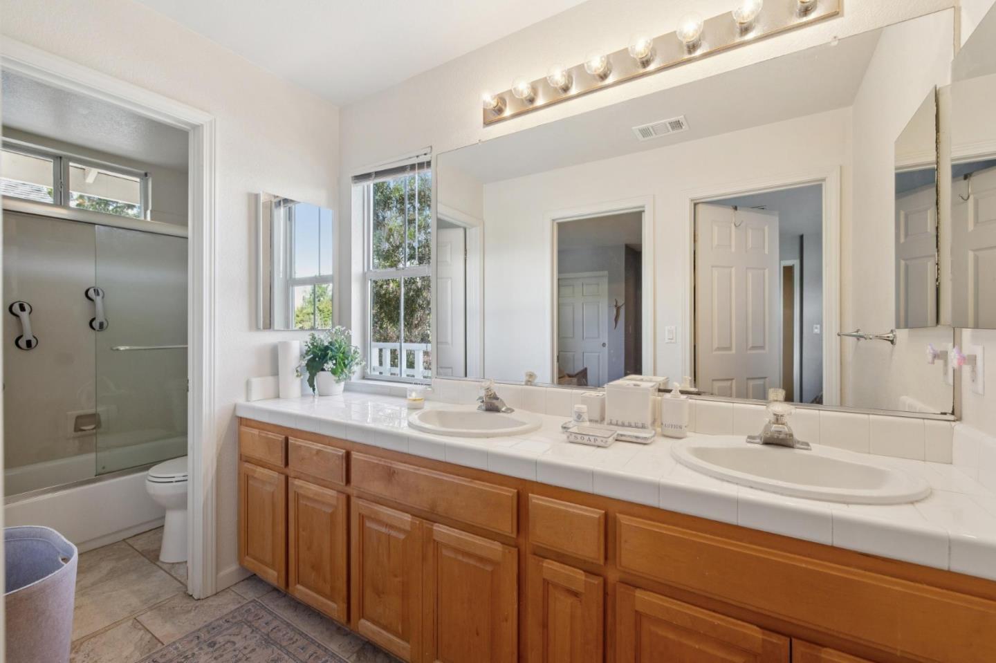 2009 Gossamer Avenue