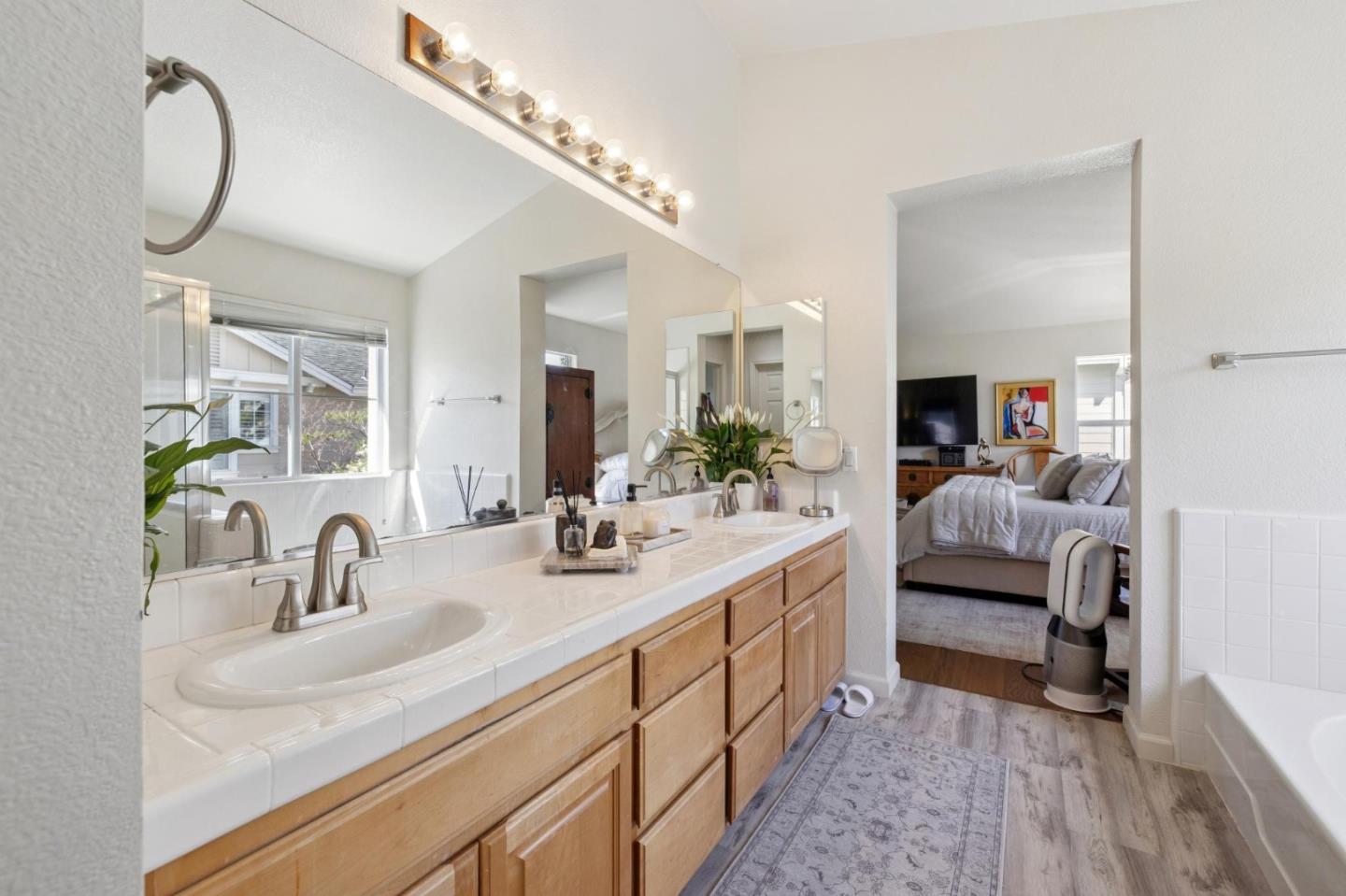 2009 Gossamer Avenue