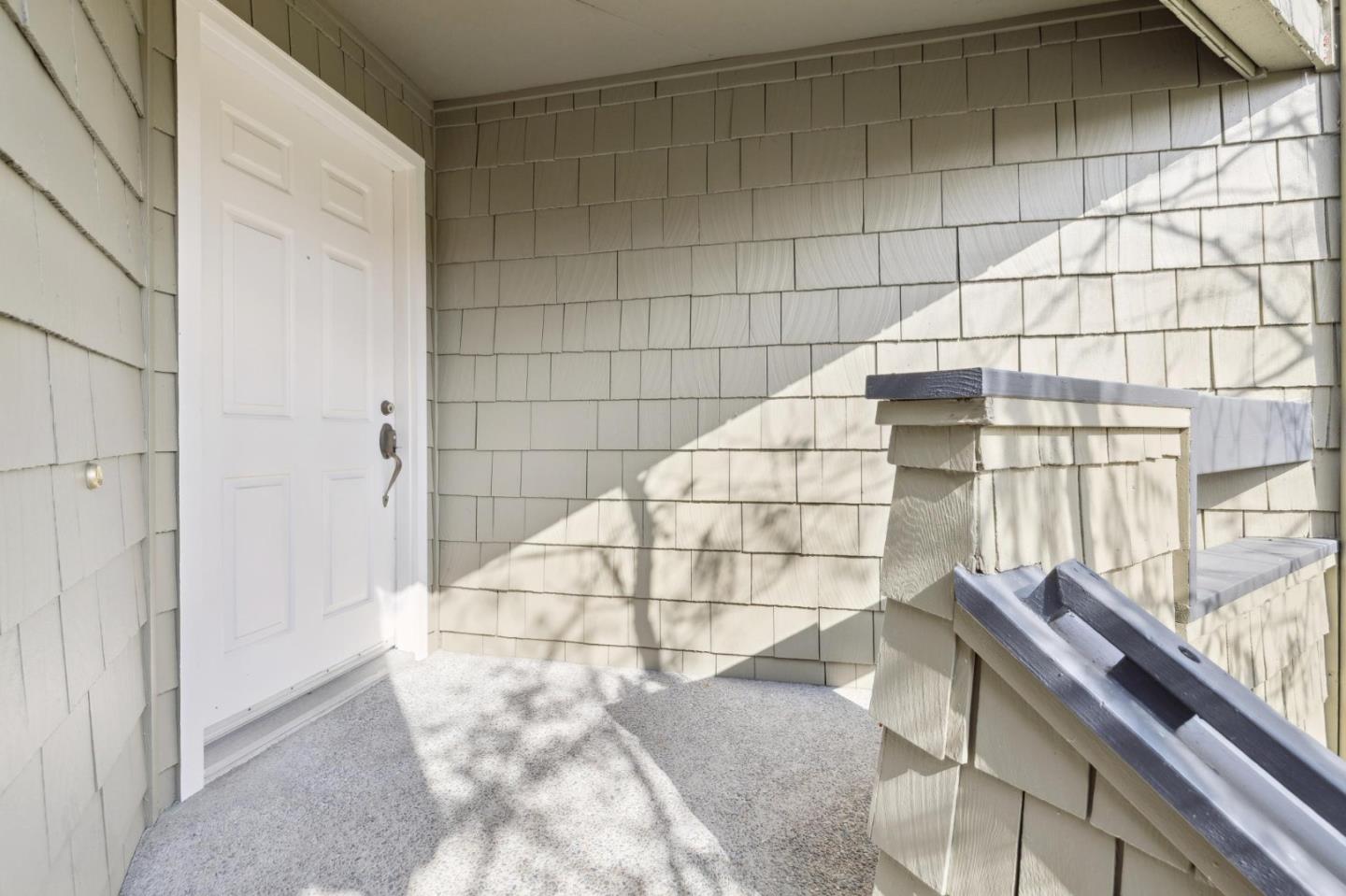 1016 Shoreline Drive