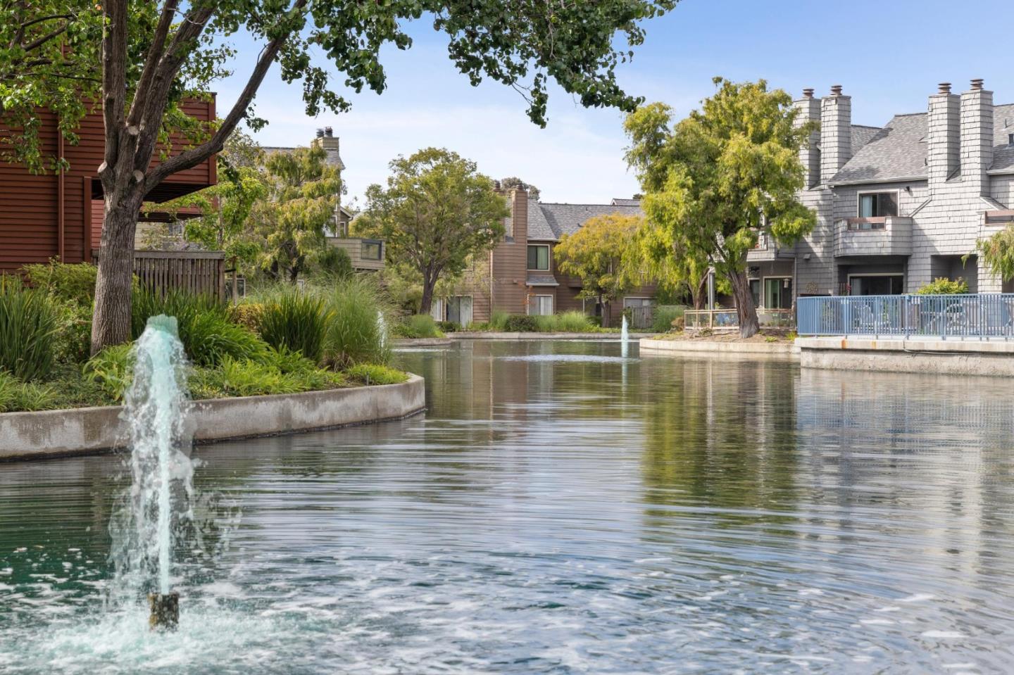 1016 Shoreline Drive