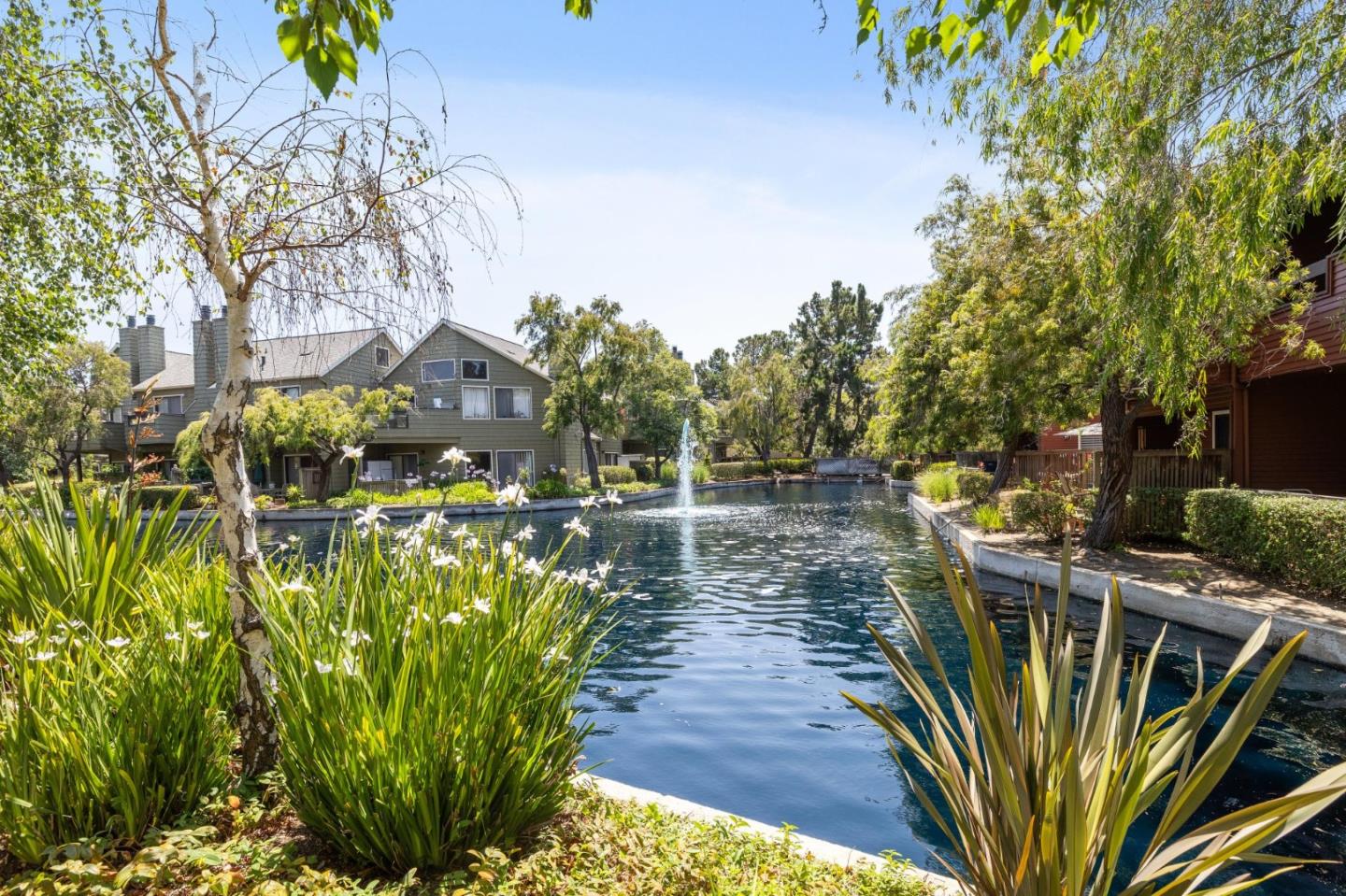 1016 Shoreline Drive