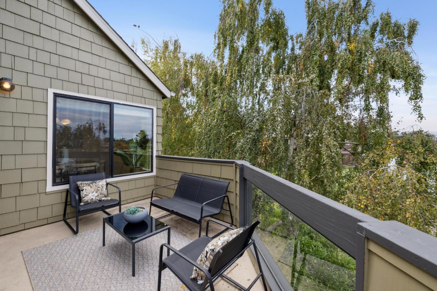 1016 Shoreline Drive