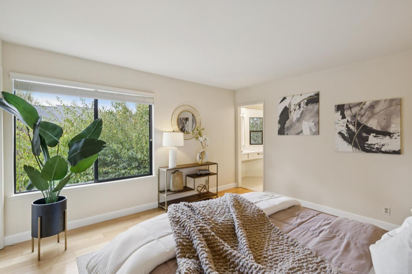 1016 Shoreline Drive